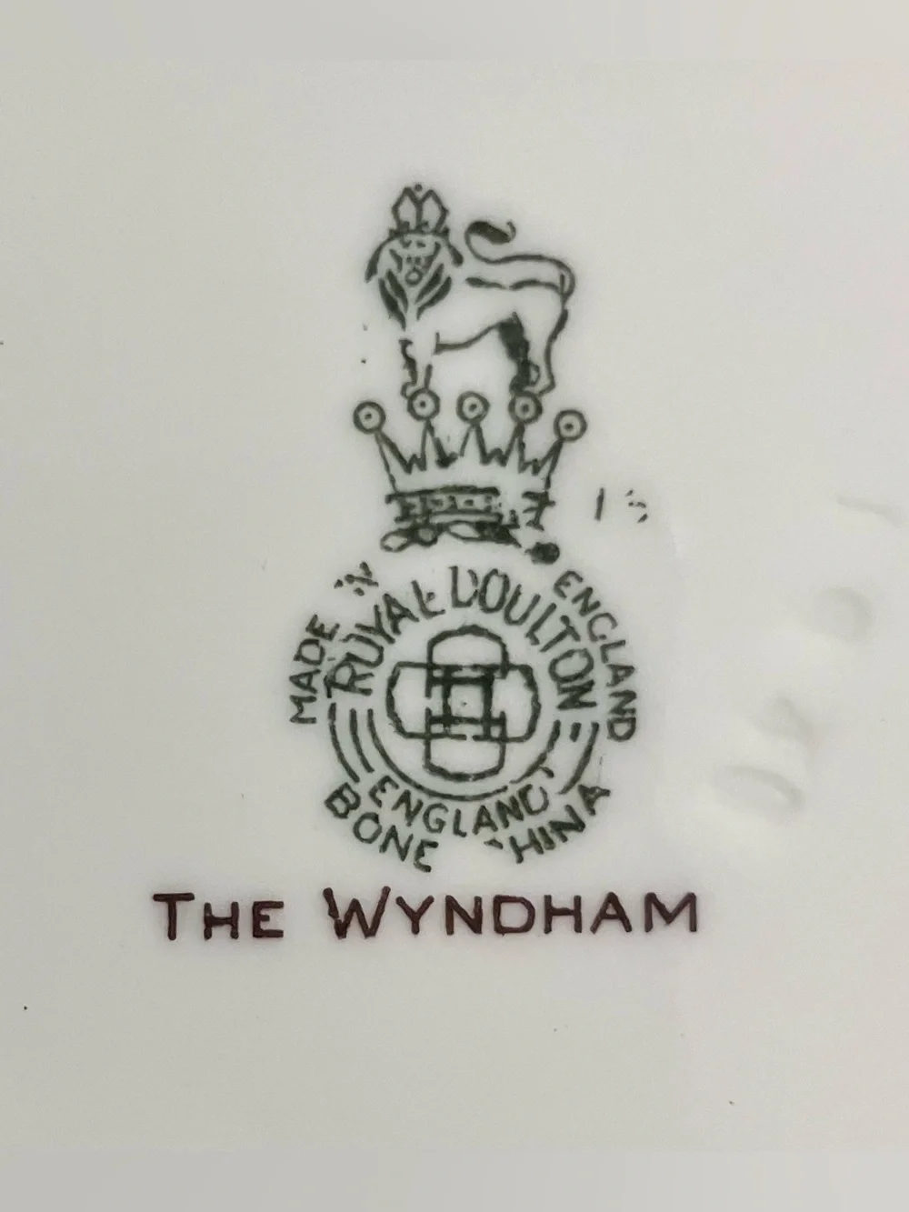 ROYAL DOULTON The Wyndham BREAD PLATE / Ultra Rare Pattern / DISCONTINUED 1940s
